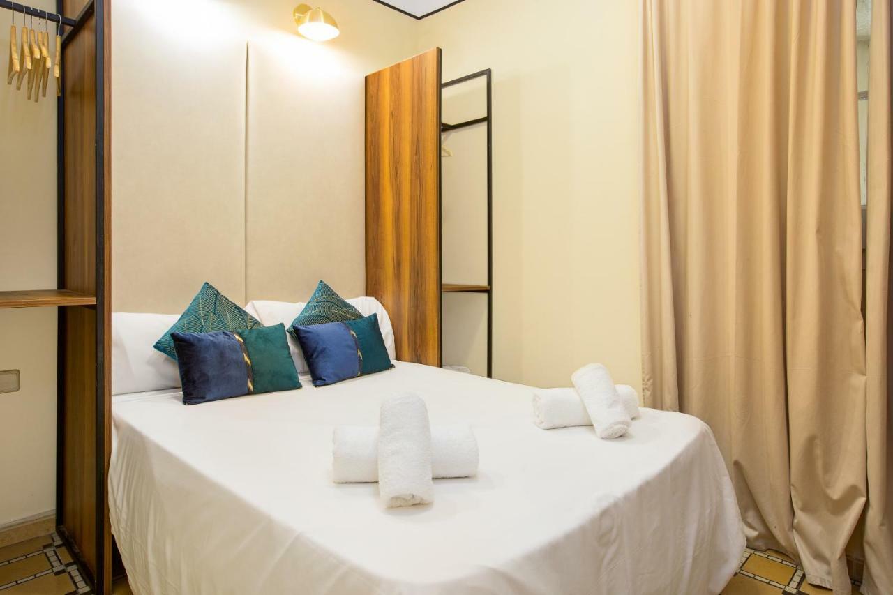 Stay U-Nique Apartments Floridablanca Barcelona Bagian luar foto